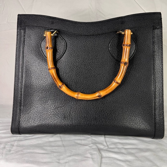 🌟 Authentic Vintage Gucci Diana Bag – Excellent Preowned Condition! 🌟 - Picture 5 of 15